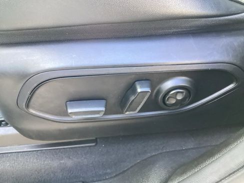 Used 2023 Jeep Grand Cherokee L Limited w/ Black Appearance Package image 26