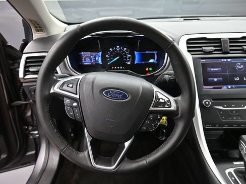 Used 2013 Ford Fusion SE FWD image 26