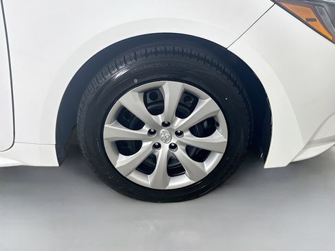 Used 2024 Toyota Corolla LE FWD image 31