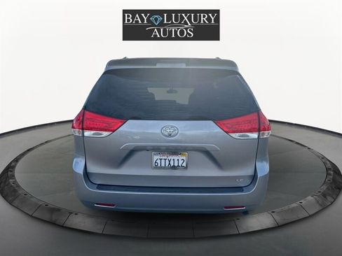 Used 2012 Toyota Sienna LE image 7