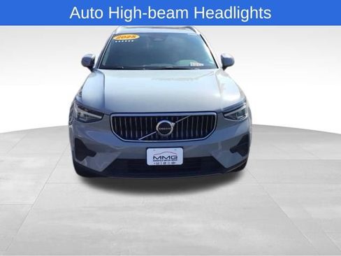 Used 2025 Volvo XC40 B5 Core image 10