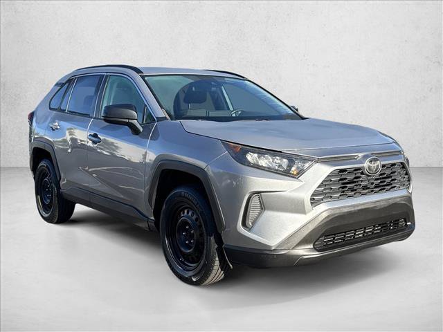 Used 2019 Toyota RAV4 LE FWD image 3