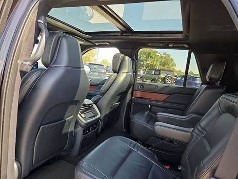 Used 2024 Lincoln Navigator Reserve AWD/4WD image 13