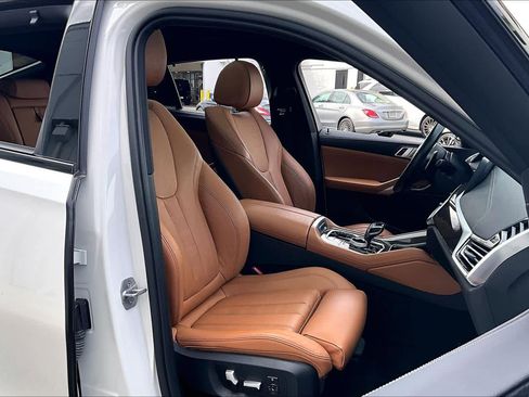 Used 2022 BMW X6 xDrive40i w/ Executive Package image 8