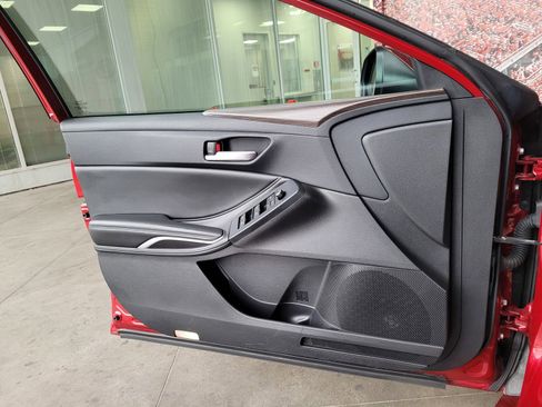 Certified 2022 Toyota Avalon XLE image 14
