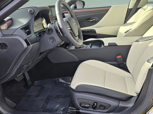 Certified 2025 Lexus ES 350 w/ Premium Package image 8