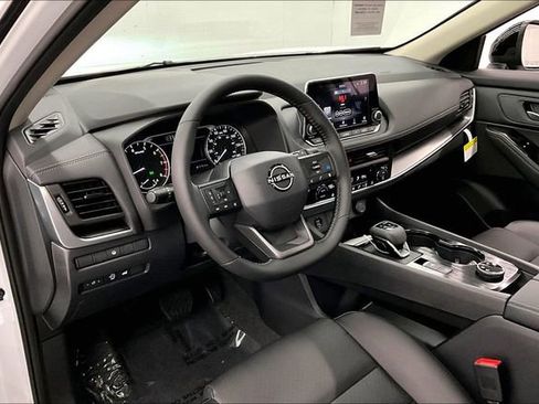 New 2026 Nissan Rogue SV image 7