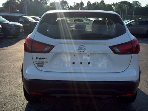 Used 2019 Nissan Rogue Sport S FWD image 7