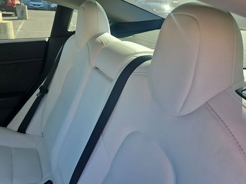 Used 2022 Tesla Model 3 image 12