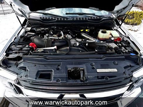 Used 2017 Ford F450 XLT w/ XLT Premium Package image 3