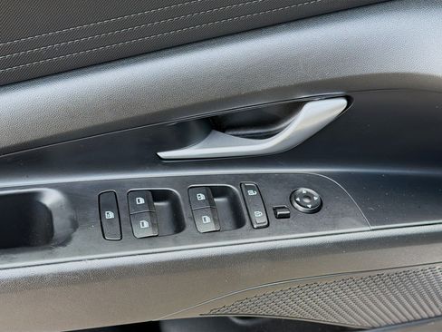 Used 2022 Hyundai Elantra SEL FWD image 21