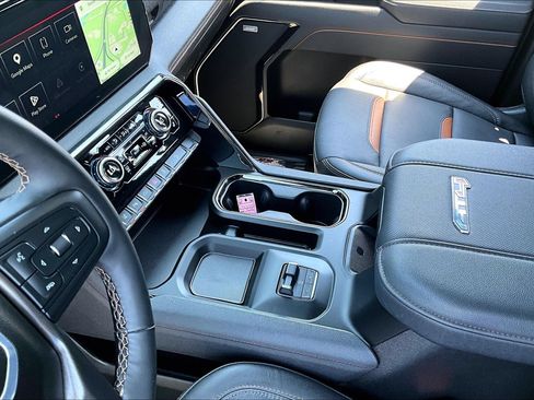 Used 2025 GMC Sierra 2500 AT4 w/ AT4 Premium Plus Package AWD/4WD image 14
