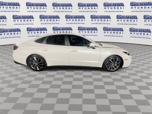 Used 2022 Hyundai Sonata Limited w/ Preferred Accessory Package image 9