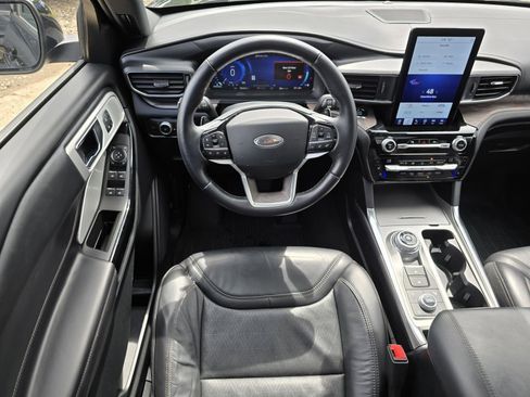 Used 2021 Ford Explorer Platinum w/ Equipment Group 601A image 24