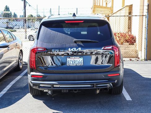 Used 2022 Kia Telluride SX w/ Towing Package image 9