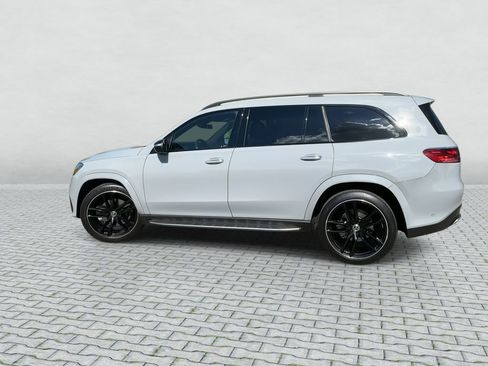 Used 2024 Mercedes-Benz GLS 580 4MATIC image 5