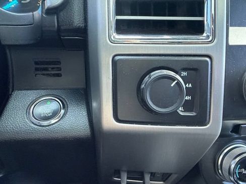 Used 2015 Ford F150 Platinum w/ Equipment Group 701A Luxury AWD/4WD image 13
