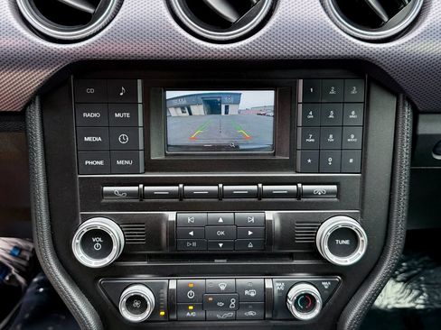 Used 2016 Ford Mustang GT RWD image 9