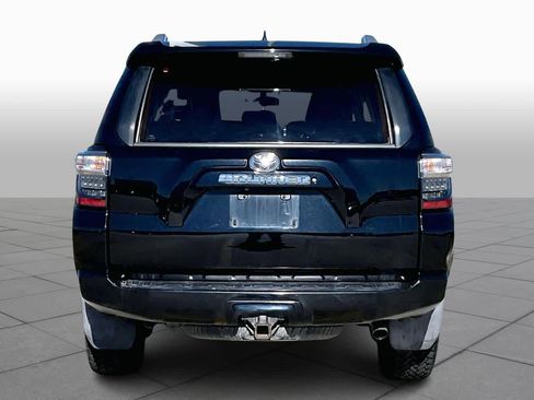 Used 2016 Toyota 4Runner SR5 image 4