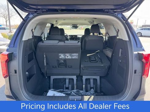 New 2026 Kia Carnival LX FWD image 7