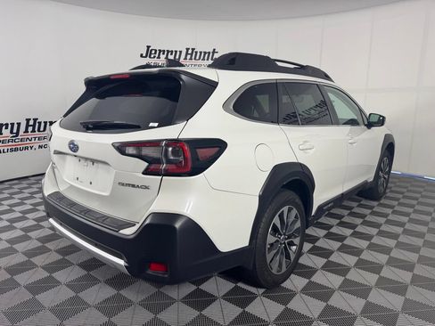 Used 2023 Subaru Outback Limited AWD/4WD image 7