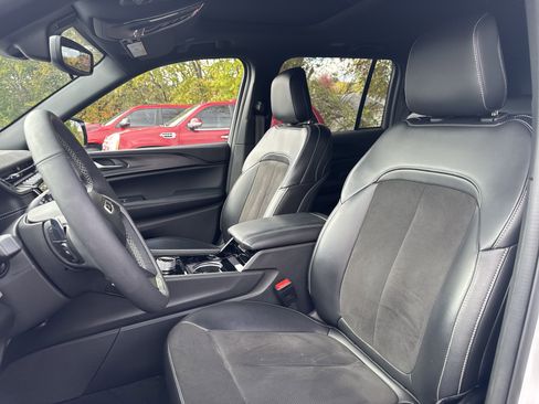 Certified 2023 Jeep Grand Cherokee Altitude image 15