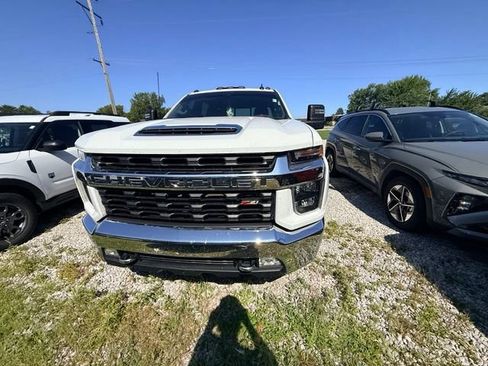 Used 2022 Chevrolet Silverado 2500 LT w/ Convenience Package AWD/4WD image 9