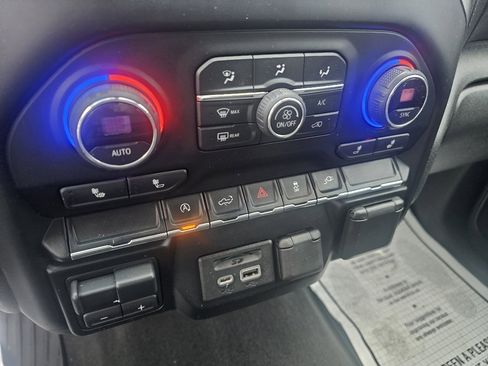 Used 2020 Chevrolet Silverado 1500 LT w/ All-Star Edition image 15