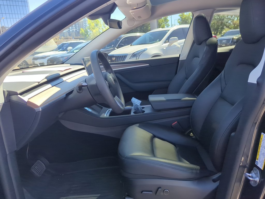 Used 2025 Tesla Model Y Long Range AWD/4WD image 11
