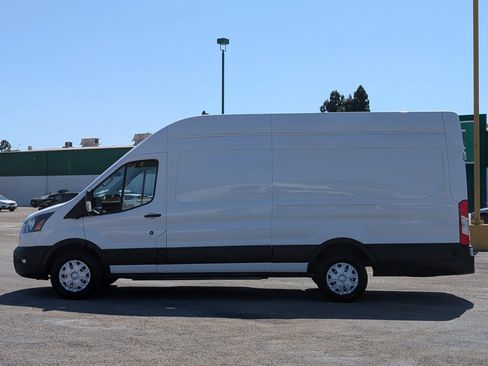 Used 2022 Ford E-Transit 148 High Roof Extended RWD image 4