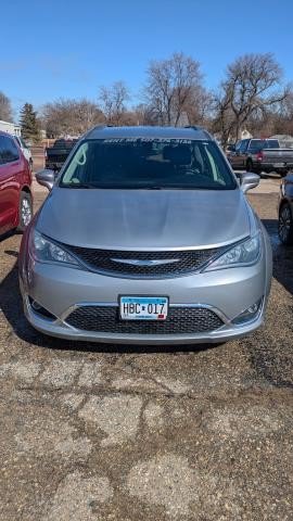 Used 2018 Chrysler Pacifica Touring-L FWD image 5