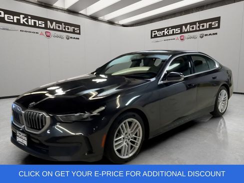 Used 2024 BMW 530i xDrive AWD/4WD image 1