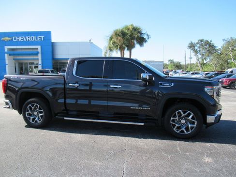 Used 2024 GMC Sierra 1500 SLT w/ SLT Premium Plus Package AWD/4WD image 5