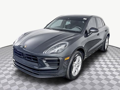 Used 2023 Porsche Macan image 4