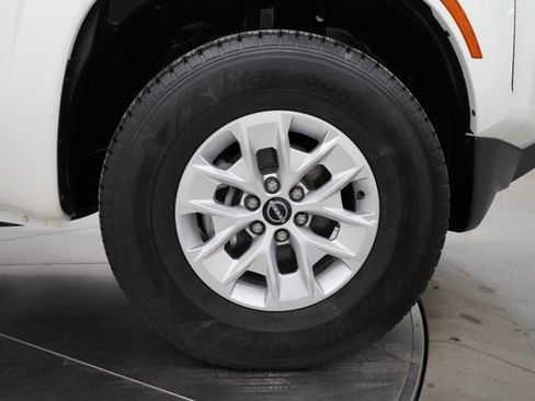 Used 2024 Nissan Frontier SV AWD/4WD image 53