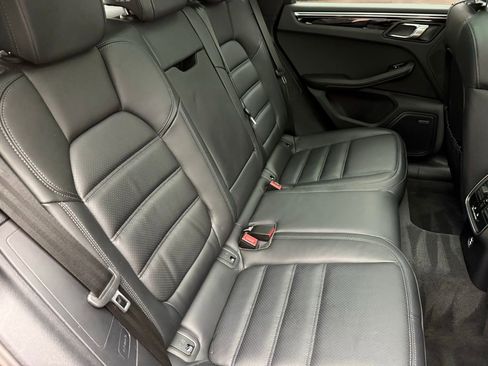 Used 2024 Porsche Macan S image 32
