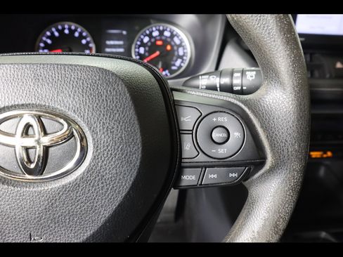 Used 2021 Toyota RAV4 XLE w/ Convenience Package image 20