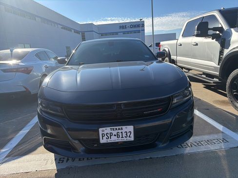 Used 2019 Dodge Charger SXT image 5