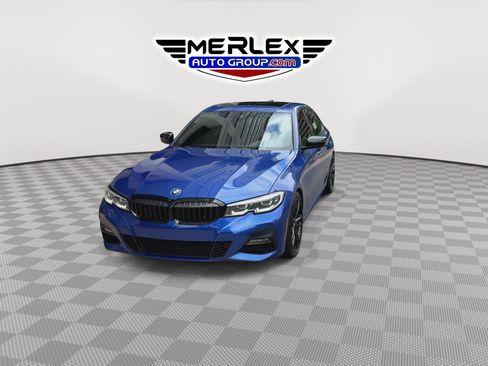Used 2021 BMW 330i Sedan w/ M Sport Package RWD image 3