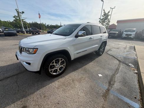Used 2020 Jeep Grand Cherokee Limited AWD/4WD image 3