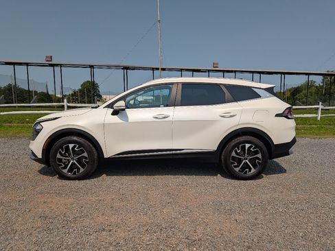 Used 2023 Kia Sportage EX AWD/4WD image 9