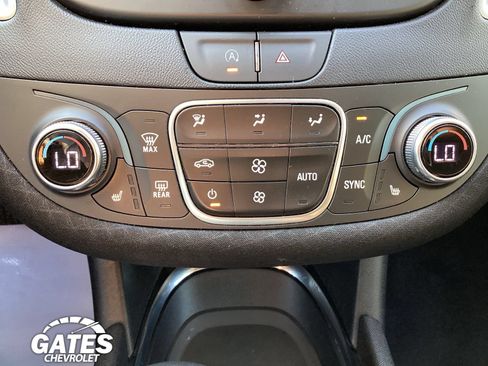 Used 2024 Chevrolet Malibu LT FWD image 16