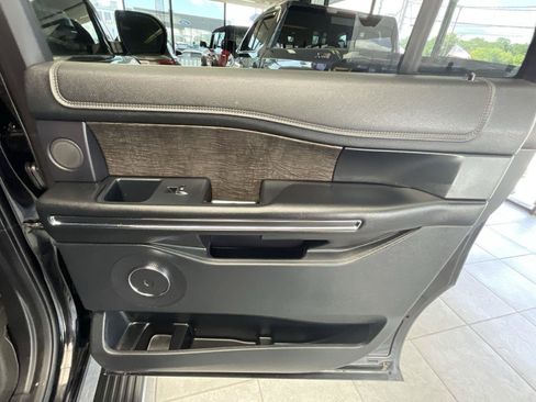 Used 2018 Ford Expedition Max Limited AWD/4WD image 16