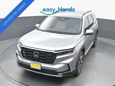 Used 2025 Honda Pilot Touring image 18