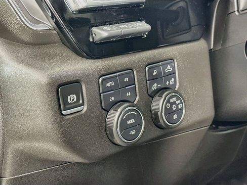 Used 2025 Chevrolet Silverado 1500 LTZ w/ LTZ Premium Package AWD/4WD image 16