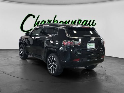 Used 2025 Jeep Compass Limited w/ Elite Group AWD/4WD image 3