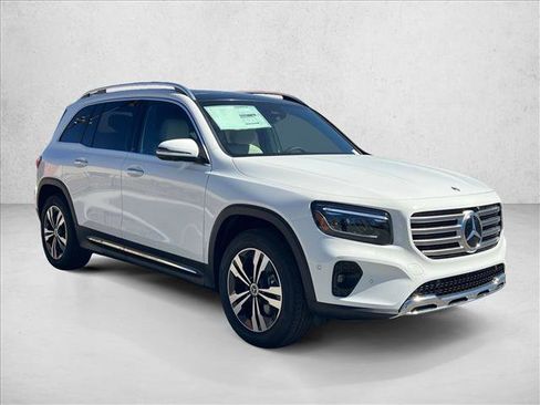 Used 2026 Mercedes-Benz GLB 250 4MATIC image 7