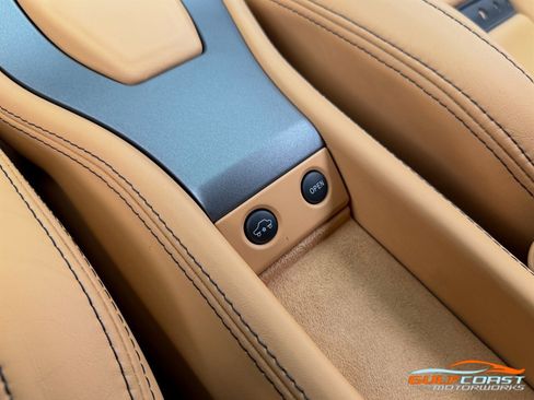 Used 2011 Ferrari 458 Italia Coupe RWD image 19