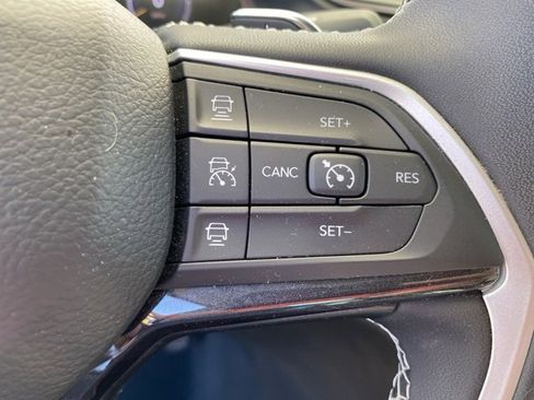 Certified 2023 Jeep Grand Cherokee Laredo image 20