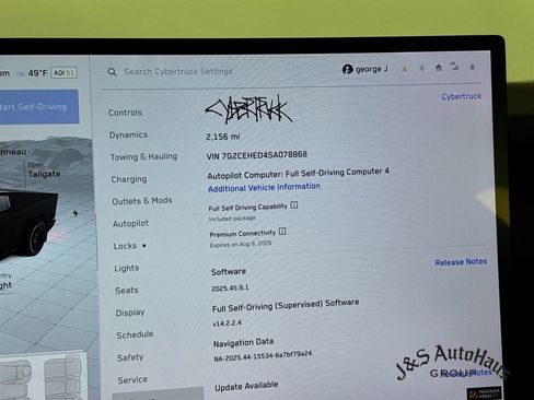 Used 2025 Tesla Cybertruck AWD Crew Cab image 17